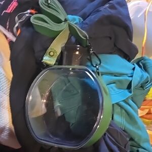 ❤️10/$30 New Plastic Green and Black Round Water Bottle With Strap